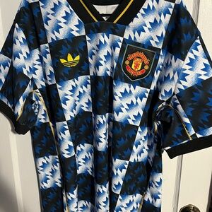Adidas Manchester United xl Blue and White Graphic Jersey